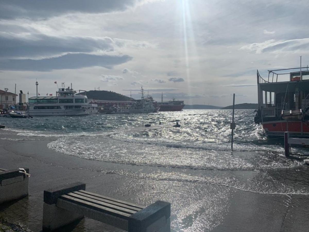 Erdek&rsquo;te Lodos etkili oluyor