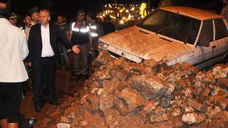 Şiddetli yağış Denizli'yi vurdu, sel ve heyelan meydana geldi