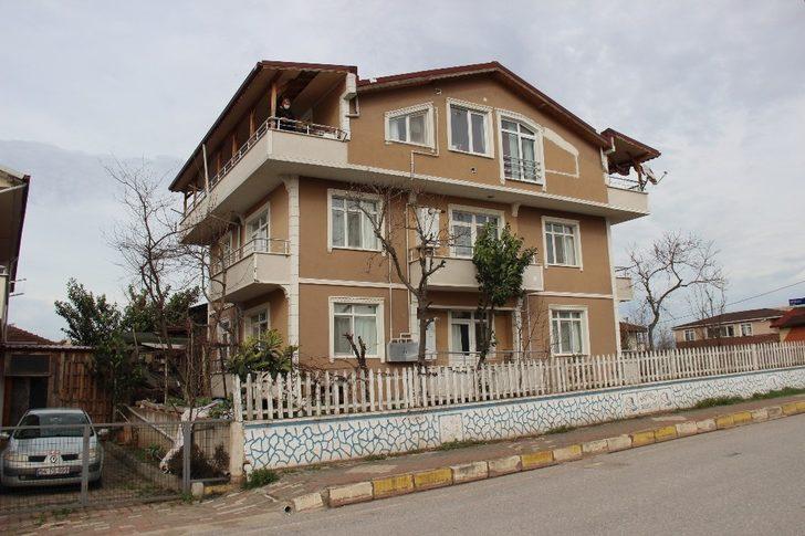 Tavanı tamir etmek isterken balkondan düştü G4