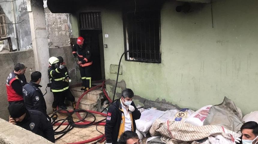 Yangından kurtarılan çocuk hastanede öldü