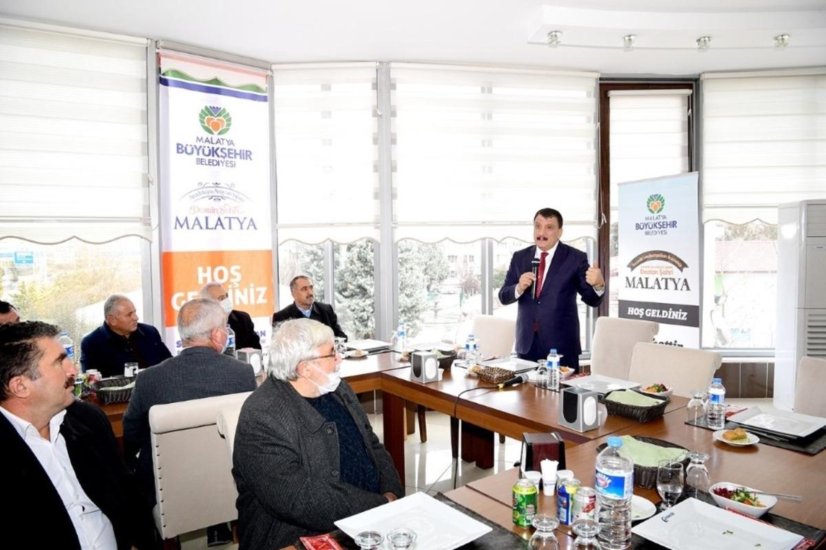 Başkan G&uuml;rkan muhtarlarla bir araya geldi