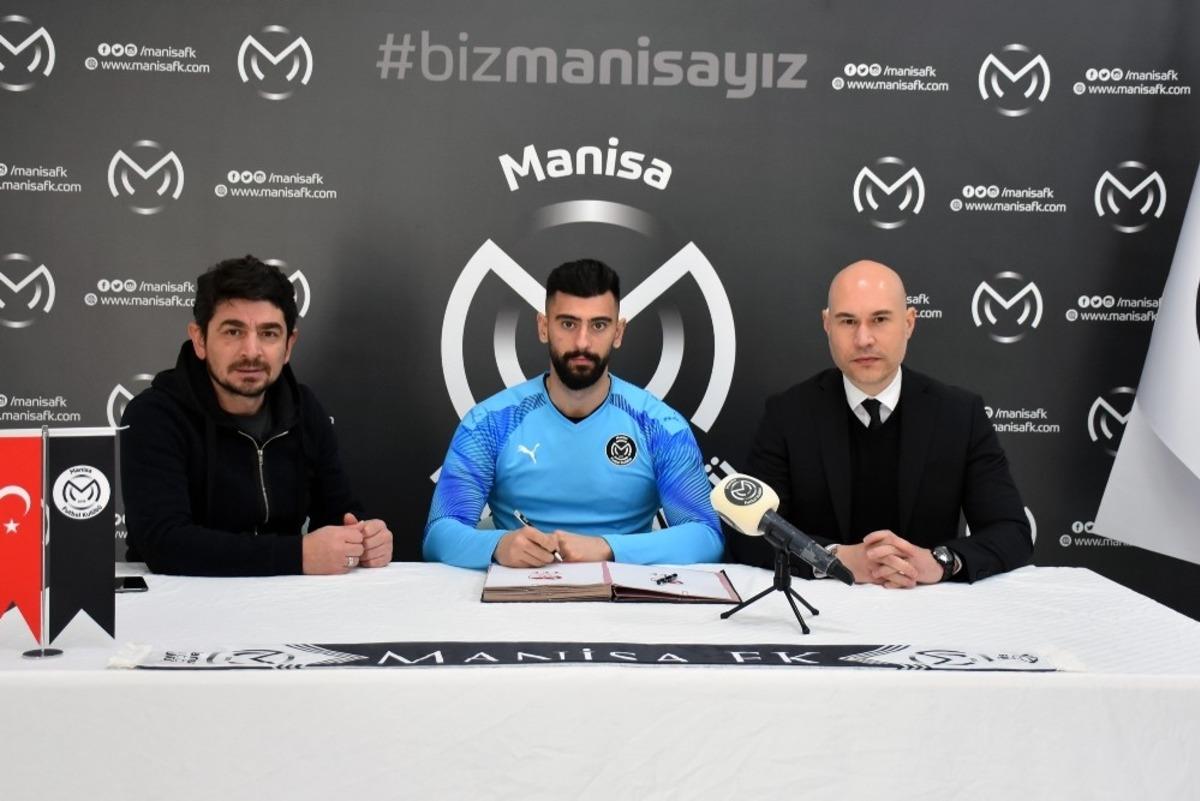 Manisa FK&rsquo;da bir imza da H&uuml;seyin Yılmaz&rsquo;dan