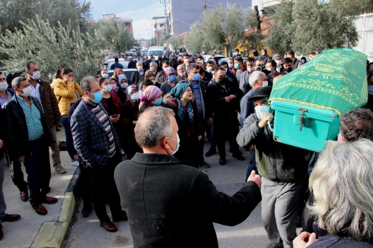 Manisa&rsquo;da &ouml;ld&uuml;r&uuml;len 4 arkadaş toprağa verildi