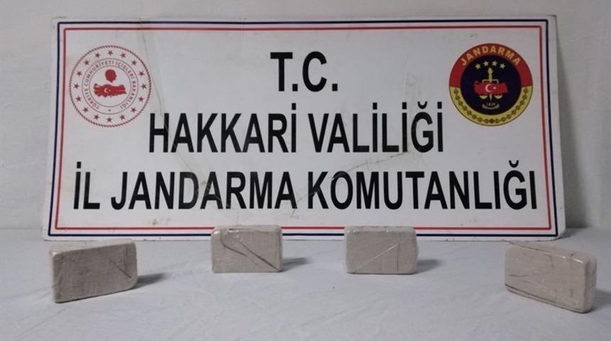 Derecik&rsquo;te 2 kilo eroin ele ge&ccedil;irildi