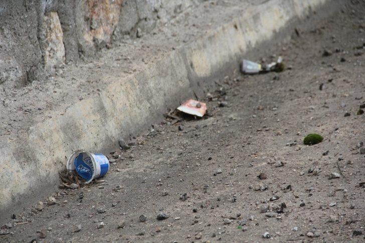 Sinop’ta araçlardan atılan çöpler ‘pes’ dedirtiyor G2
