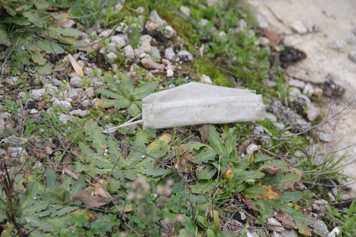 Sinop’ta araçlardan atılan çöpler ‘pes’ dedirtiyor G3