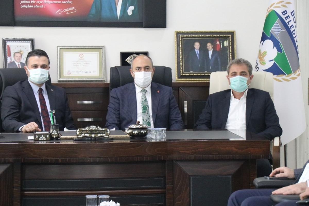 Aday olmayacağını a&ccedil;ıklayan il başkanı helallik istedi