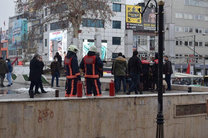 15 Temmuz Meydanı’nda kendini yakmaya çalıştı, polis ikna etti G3