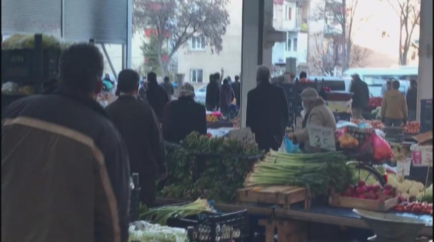 Pazar yerinde silah sesleri yükseldi, vatandaşlar endişe yaşadı