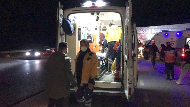 GÜNCELLEME - Sakarya'da ambulansın da karıştığı zincirleme trafik kazası: 8 yaralı G3