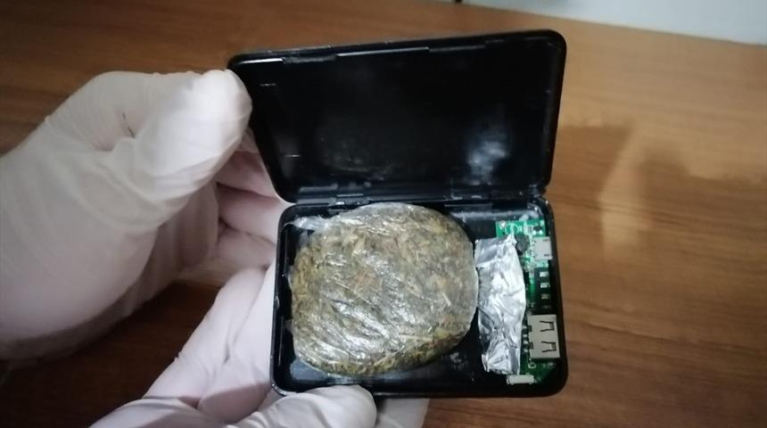 Kahramanmaraş'ta taşınabilir şarj cihazının içine gizlenmiş uyuşturucu bulundu