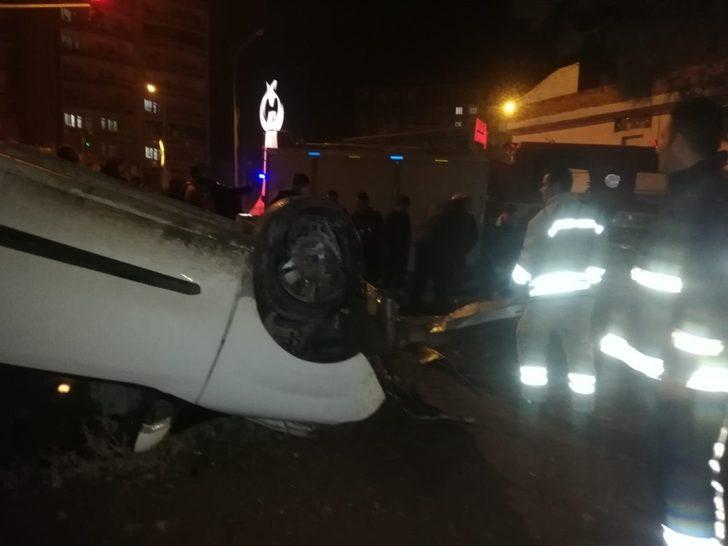 Mardin’de virajı alamayan araç devrildi: 1’i ağır 3 yaralı G3