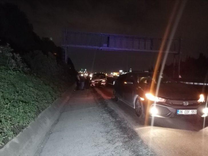 TEM’de 3 araç çarpıştı: 2 yaralı G2