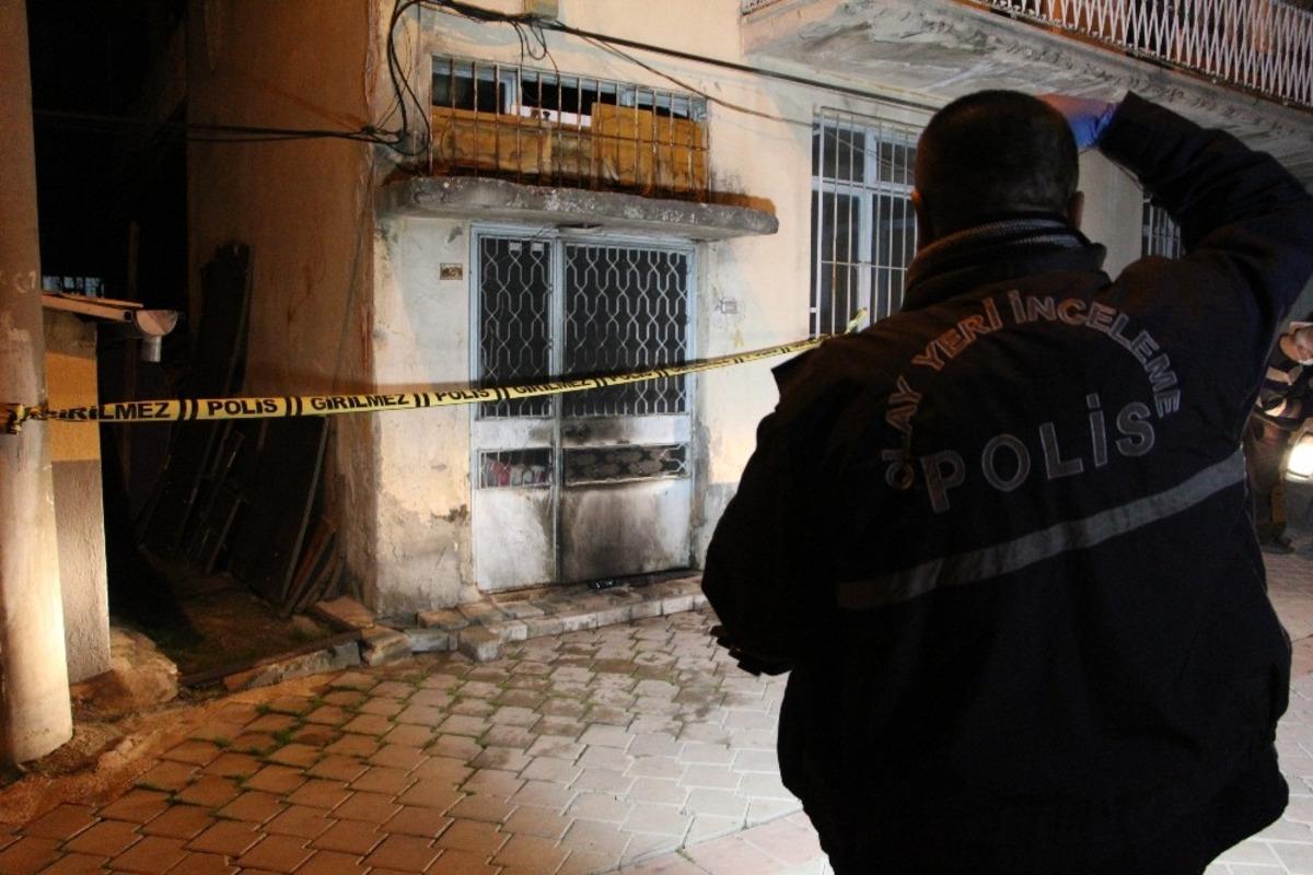 Takıntılı eski sevgili erkek arkadaşının ailesinin evini yakmaya &ccedil;alıştı