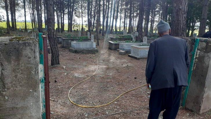 Mezarlık kapılarını çalan hırsızlar köylüleri isyan ettirdi G4