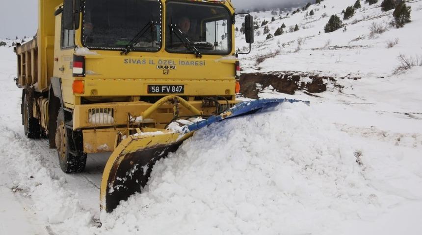 Sivas&rsquo;ta 122 k&ouml;y yolu ulaşıma kapalı