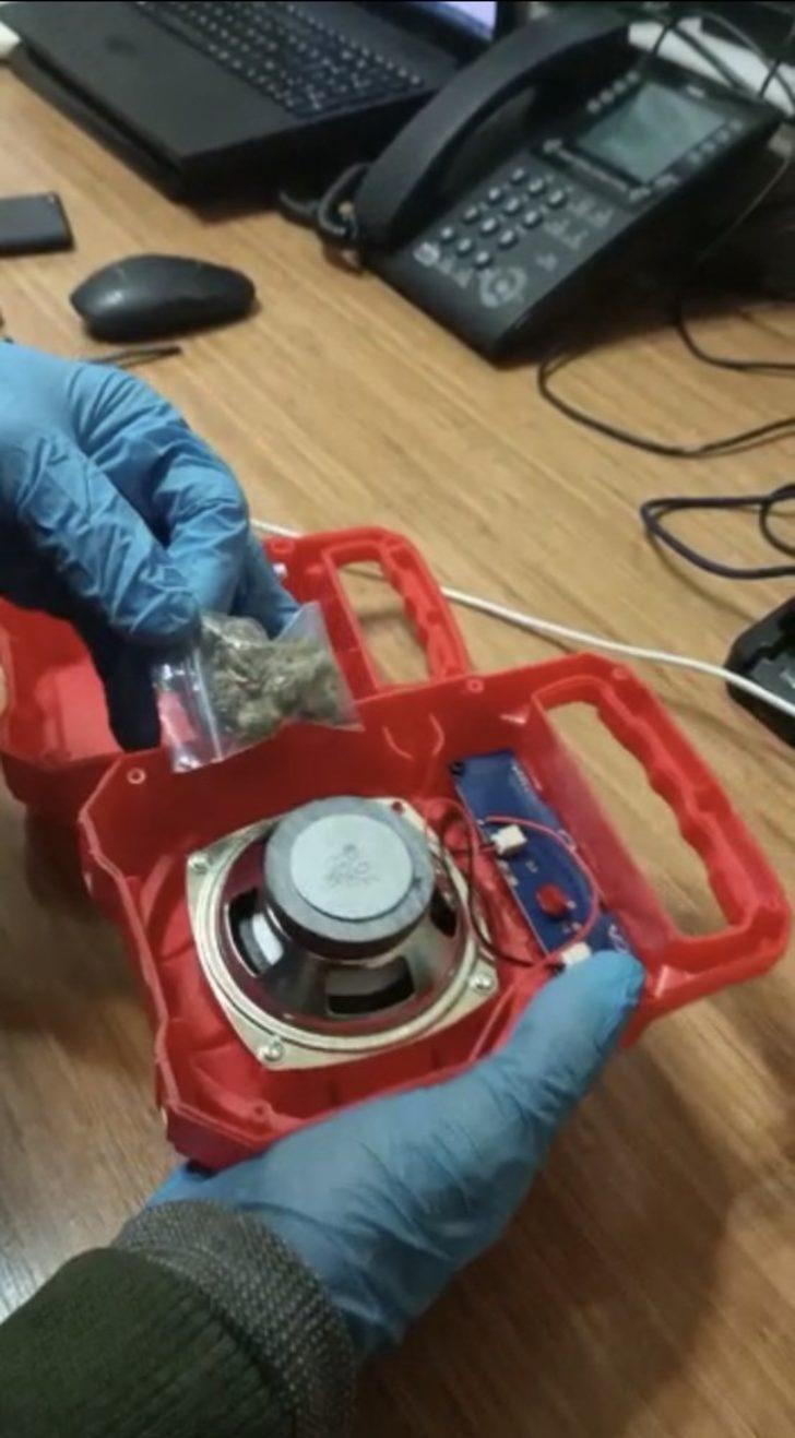 (Özel) İstanbul’da kargoya verilen radyodan uyuşturucu çıktı G4