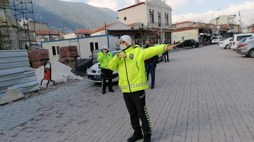 Kırkağa&ccedil;&rsquo;ta il&ccedil;e trafiğinde d&uuml;zenleme yapıldı