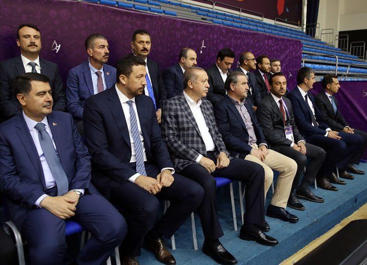 Cumhurbaşkanı Erdoğan'dan 12 Dev Adam'a ziyaret G2