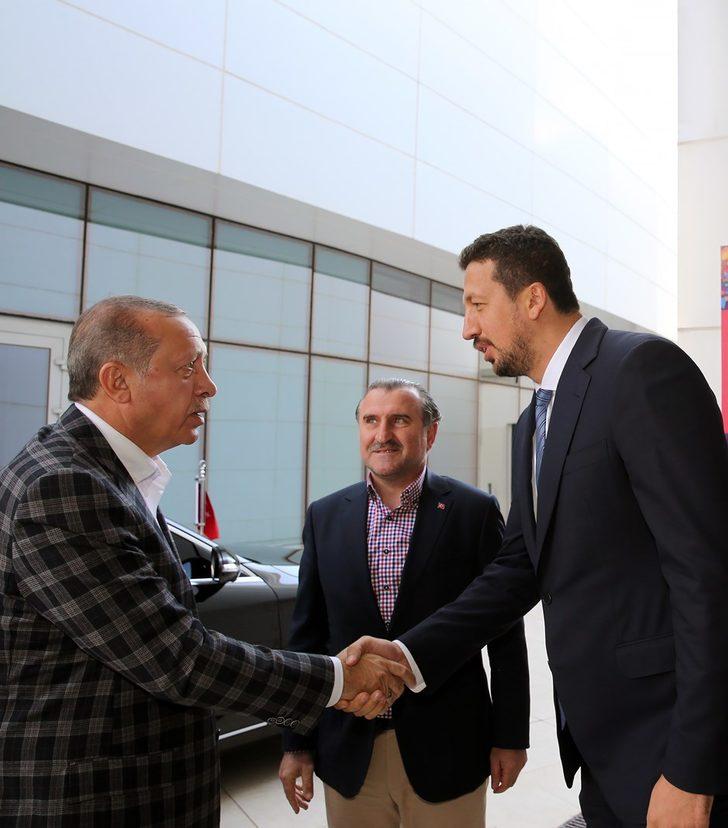 Cumhurbaşkanı Erdoğan'dan 12 Dev Adam'a ziyaret G4