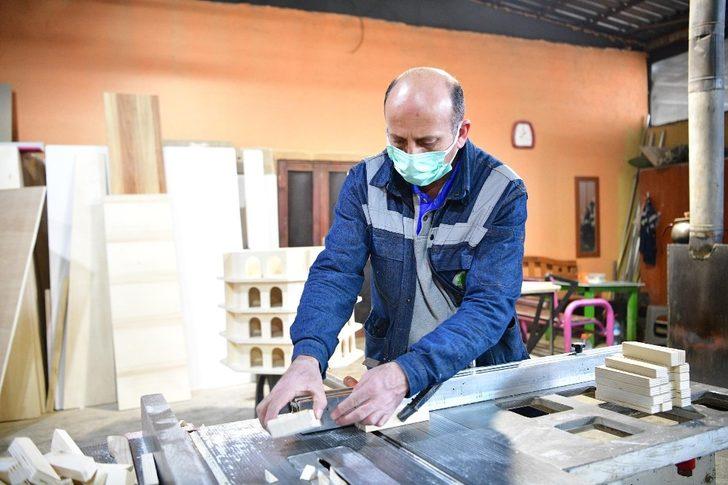 Güvercinler için renkli yuvalar G1