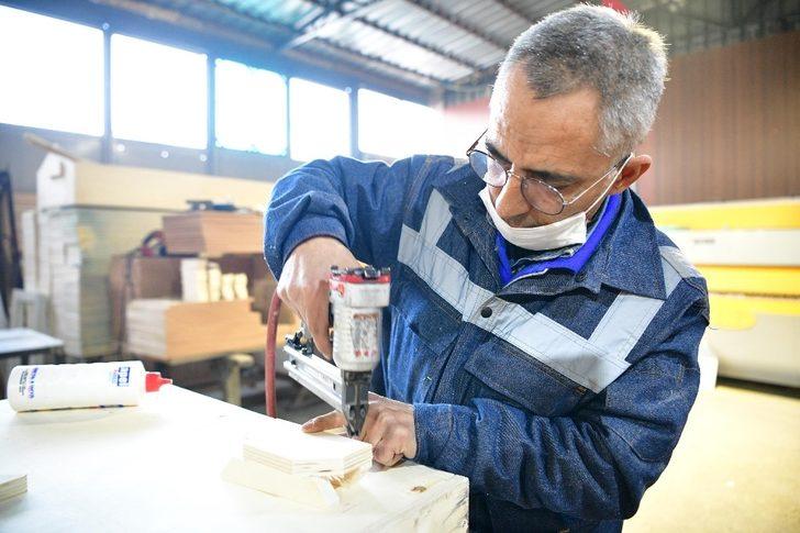 Güvercinler için renkli yuvalar G2