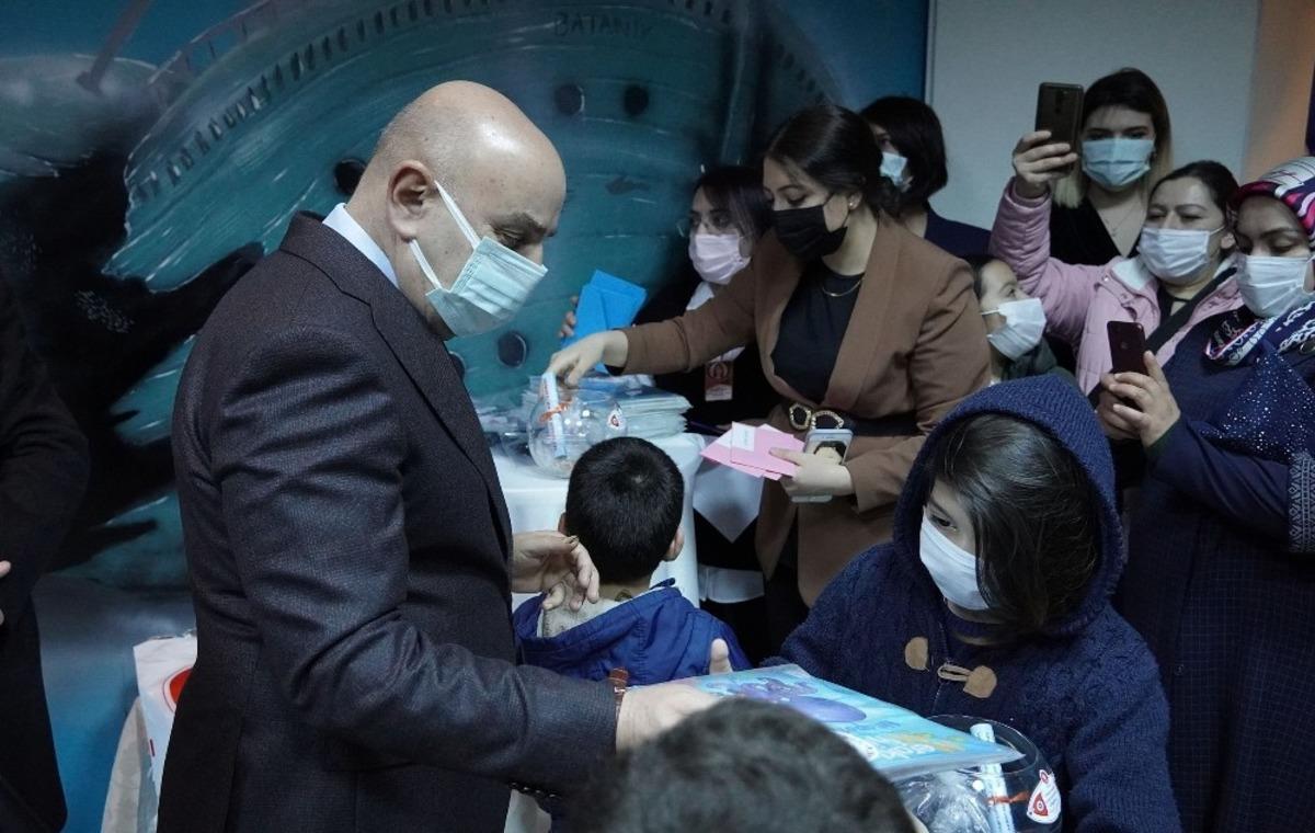 Ke&ccedil;i&ouml;ren Belediye Başkanı Altınok &ouml;zel &ccedil;ocukların sinema keyfine ortak oldu