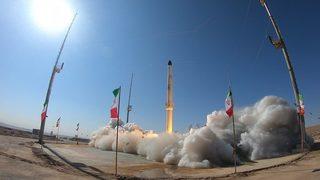 İran yerli uydu taşıyıcısı Zülcenahı test etti