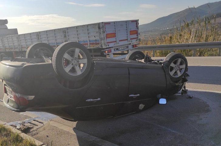 Takla atan otomobilden yaralı kurtuldu G2