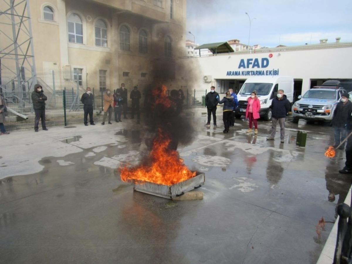 112 Acil &Ccedil;ağrı Merkezi Personeline "Afet Farkındalık ve Yangın Eğitimi" verildi