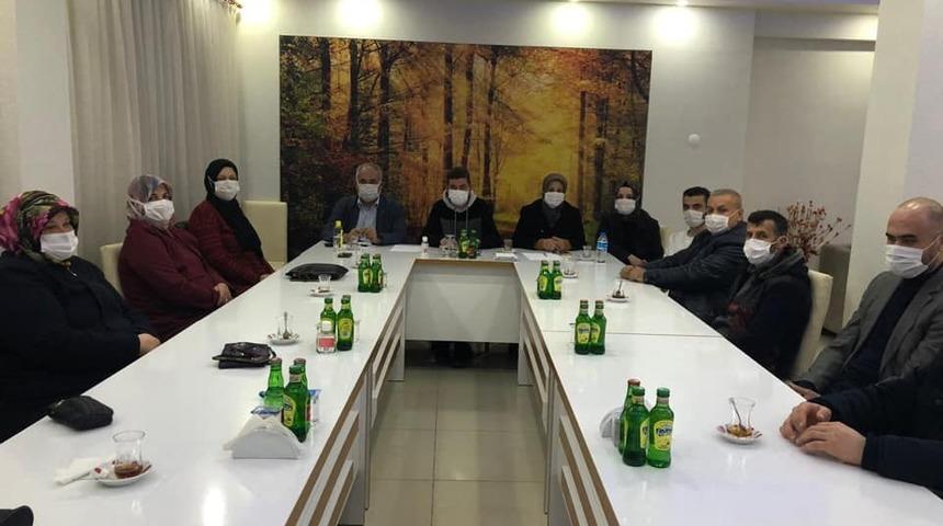 Belediye Başkanı Yaman, AK Parti teşkilatıyla bir araya geldi