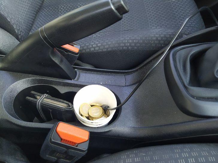 (Özel) Taksicinin bir günlük hasılatını çaldılar G3