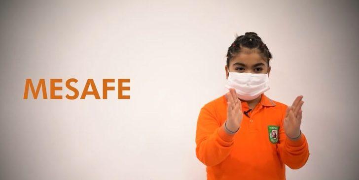 Minikler işaret diliyle koronaya dikkat çektiler G3