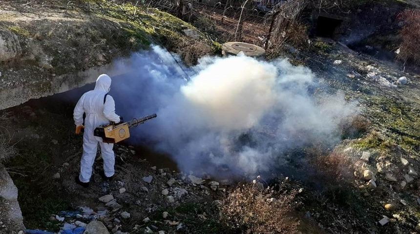 Kilis&rsquo;te sinek ve b&ouml;ceklerle etkin m&uuml;cadele