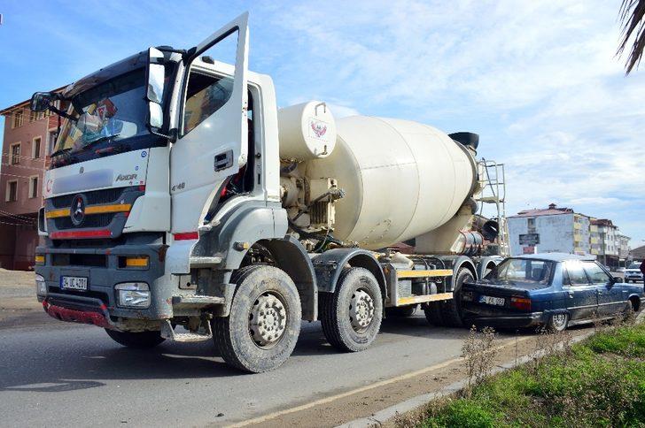 Engelli aracından kaçan otomobil beton mikseri ile çarpıştı: 1 yaralı G2