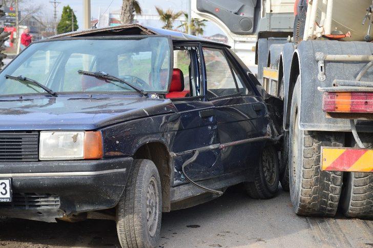 Engelli aracından kaçan otomobil beton mikseri ile çarpıştı: 1 yaralı G3