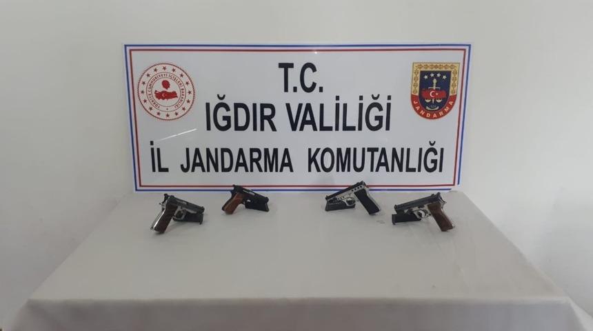 Iğdır&rsquo;da silah ka&ccedil;ak&ccedil;ılığı: 2 tutuklama