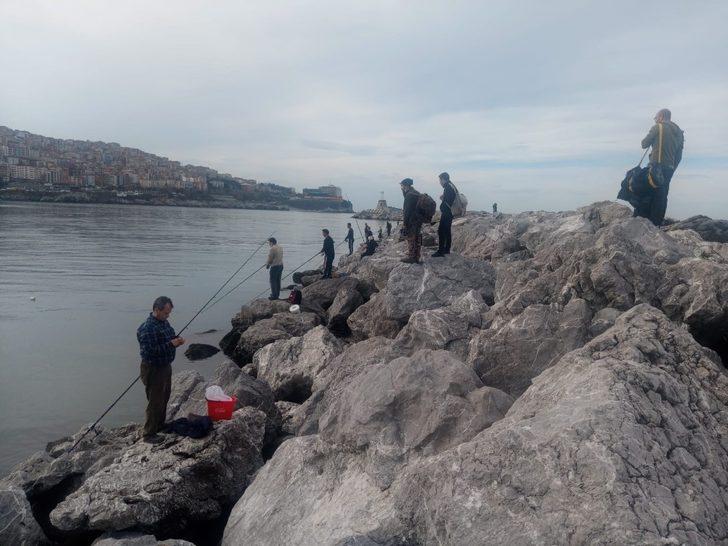 Amatör balıkçılar sarı kanat avladı G1