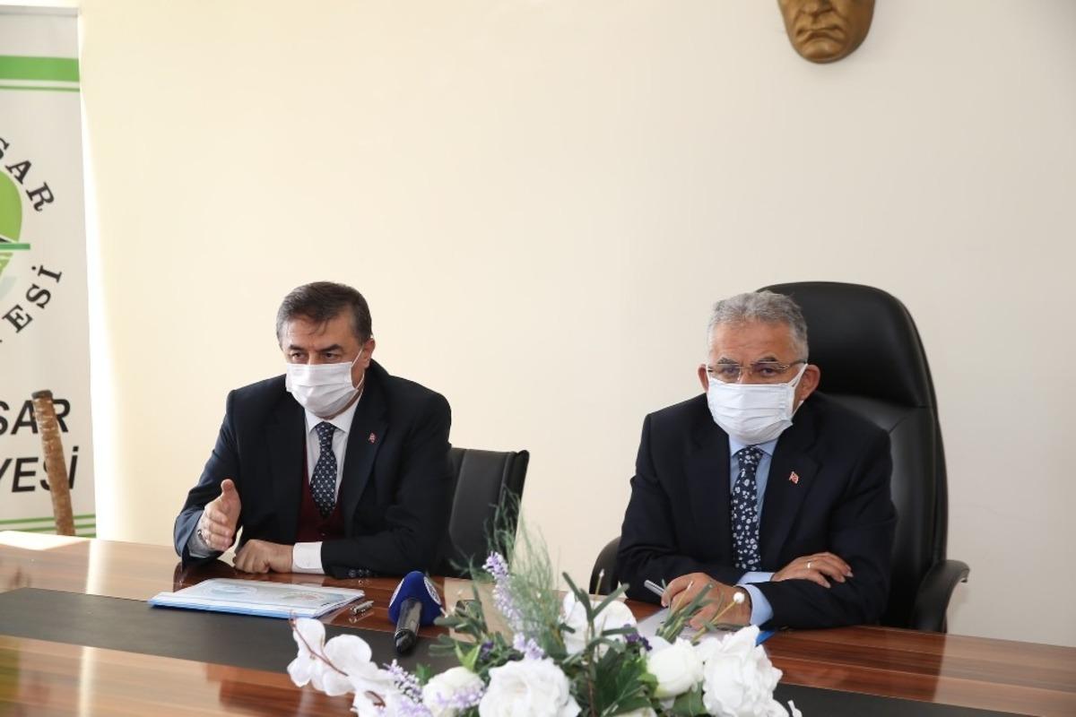 Başkan B&uuml;y&uuml;kkılı&ccedil; 2021 yatırımları i&ccedil;in Yeşilhisar&rsquo;da