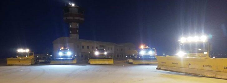 Ağrı Ahmed’i Hani Havalimanı’nda soğuk hava ve buzla mücadele sürüyor G3