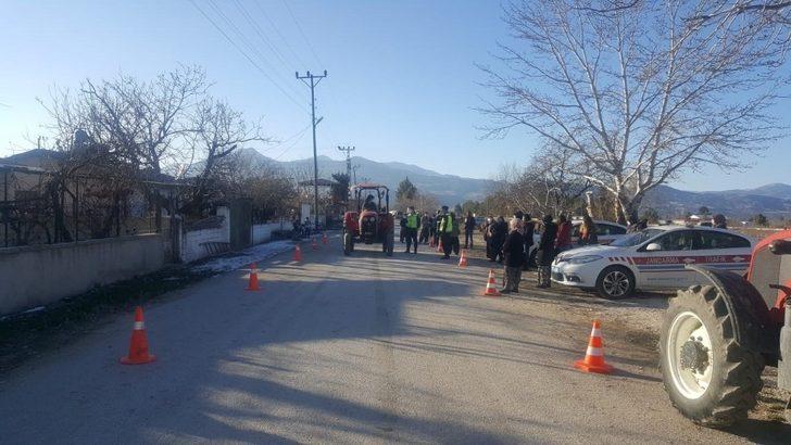 Jandarma , traktör kullanacak sürücülere kurs düzenledi G3