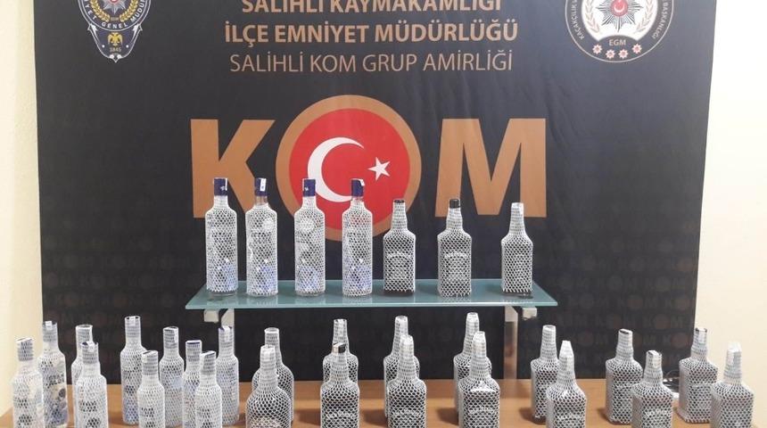 Şüpheli araçtan 31 şişe kaçak içki çıktı