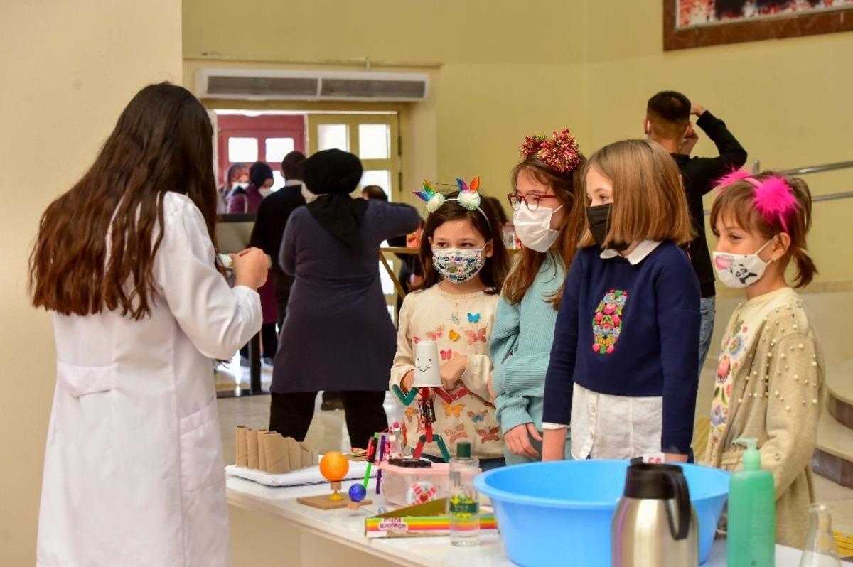 Uşak&rsquo;ta Aile At&ouml;lyesi a&ccedil;ıldı