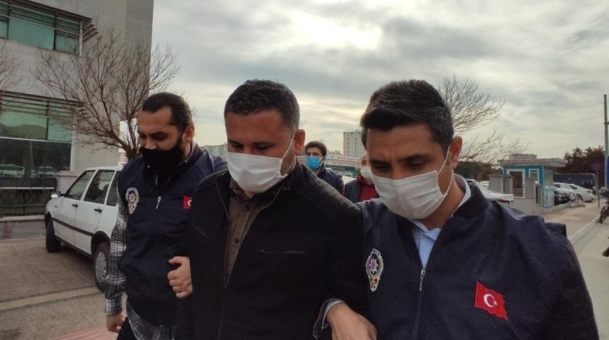 Mersin&rsquo;de belediyedeki yangının zanlıları adliyeye sevk edildi