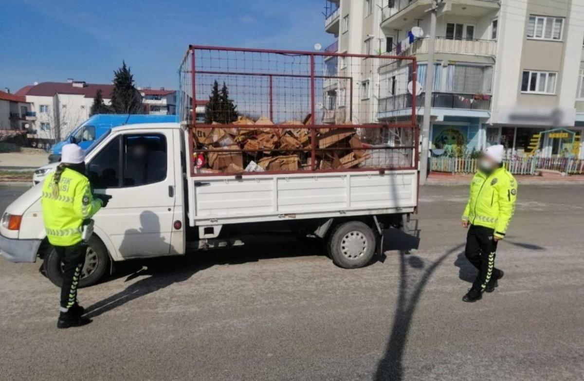 Burdur&rsquo;da 4 g&uuml;nde 23 ara&ccedil; trafikten men edildi, 100 s&uuml;r&uuml;c&uuml;ye ceza yazıldı