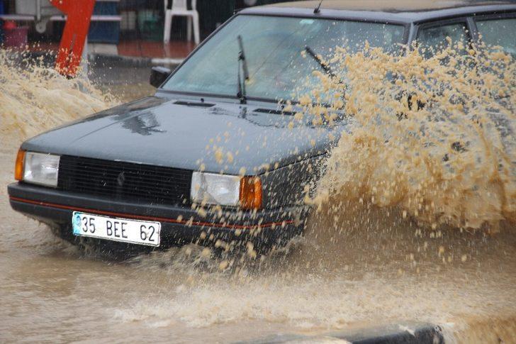 Manisa’da dereler ve sulama kanalları taştı G3