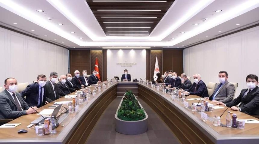 Bakan Kurum, MHP&rsquo;li başkanları kabul etti