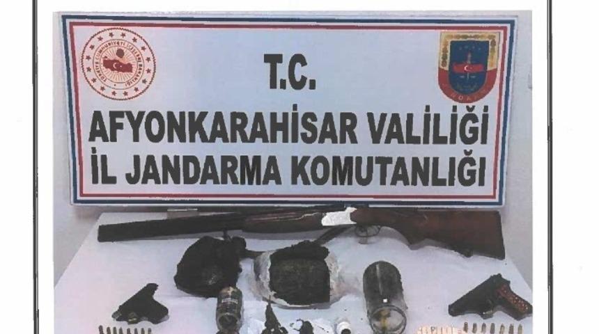 Afyonkarahisar&rsquo;da ka&ccedil;ak&ccedil;ılara jandarma g&ouml;z a&ccedil;tırmıyor