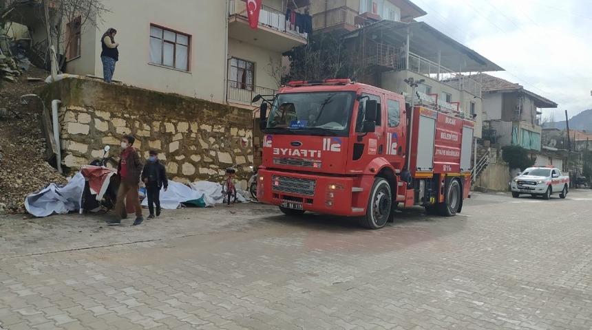 Yangın var dedi, mahalleli paniğe kapıldı