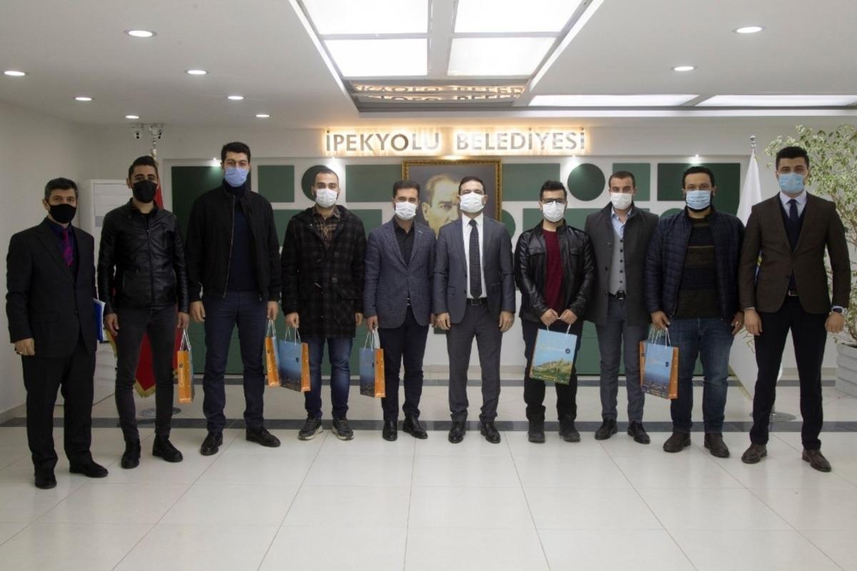Başkan Vekili Aslan gen&ccedil;lerle buluştu